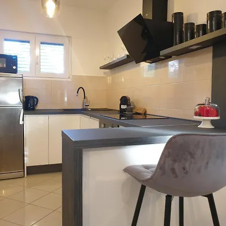 Apartman Sukosan