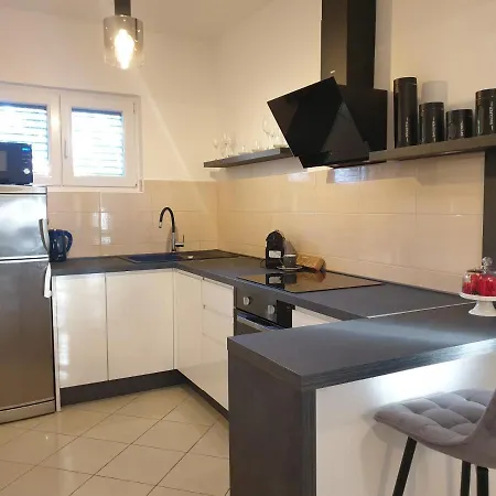 Апартаменты Apartman Сукошан